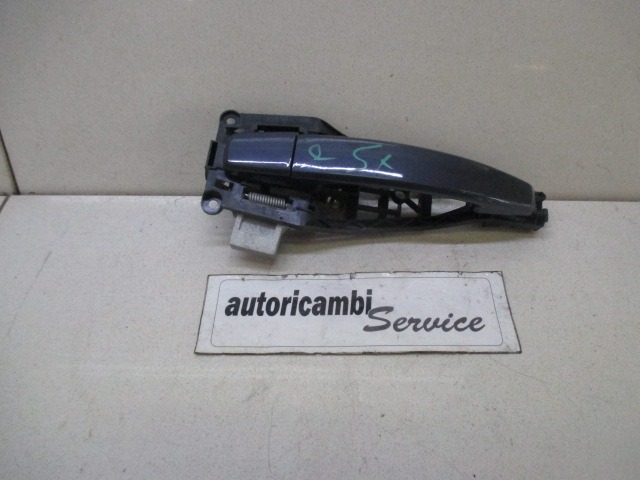 POIGN?E EXT?RIEURE ARRI?RE GAUCHE OEM N. 13142770 PI?CES DE VOITURE D'OCCASION OPEL ZAFIRA B RESTYLING A05 M75 (04/2008-2011) BENZINA/METANO D?PLACEMENT. 16 ANN?E 2008