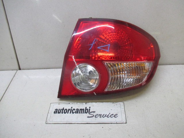 FEU ARRI?RE DROIT  OEM N. 92402-10XXX PI?CES DE VOITURE D'OCCASION HYUNDAI GETZ (2002 - 02/2006) BENZINA D?PLACEMENT. 11 ANN?E 2005