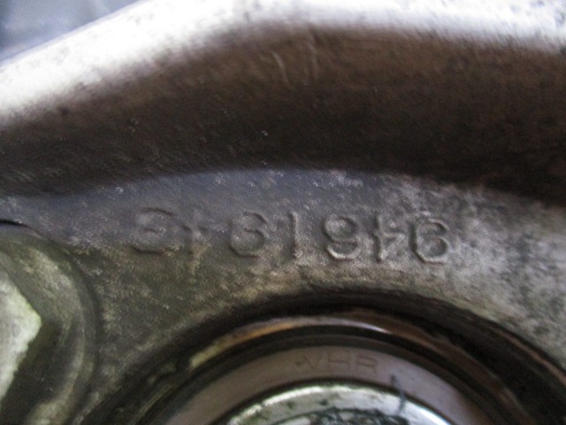 PALIER DE PIVOT GAUCHE / MOYEU DE ROUE ARRI?RE AVEC ROULEMENT AV OEM N. 9461943 PI?CES DE VOITURE D'OCCASION VOLVO V70 MK2 (2000 - 2008) DIESEL D?PLACEMENT. 24 ANN?E 2006