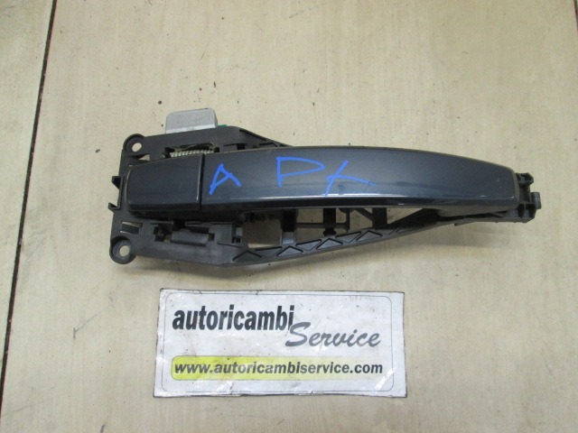 POIGNEE DE PORTE AVANT DROITE OEM N. 13255661 PI?CES DE VOITURE D'OCCASION OPEL CORSA D (2006 - 2011) BENZINA D?PLACEMENT. 12 ANN?E 2010