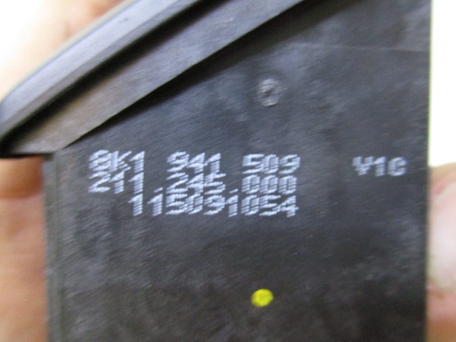 INTERRUPT.FEUX D?TRESSE/VERROUIL.CENTRAL OEM N. 8K1941509 PI?CES DE VOITURE D'OCCASION AUDI A5 8T COUPE/5P (2007 - 2011) BENZINA D?PLACEMENT. 20 ANN?E 2010