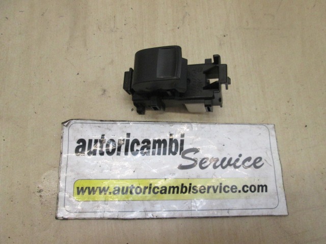 PANNEAU ARRI?RE OEM N. 8481052030 PI?CES DE VOITURE D'OCCASION TOYOTA RAV 4 (2006 - 03/2009) DIESEL D?PLACEMENT. 22 ANN?E 2008