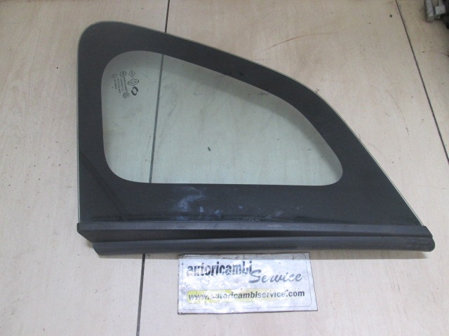 VITRE FIXE C?T? DROIT OEM N. 833405178R PI?CES DE VOITURE D'OCCASION RENAULT KOLEOS MK1 (2008 - 2011) DIESEL D?PLACEMENT. 20 ANN?E 2010