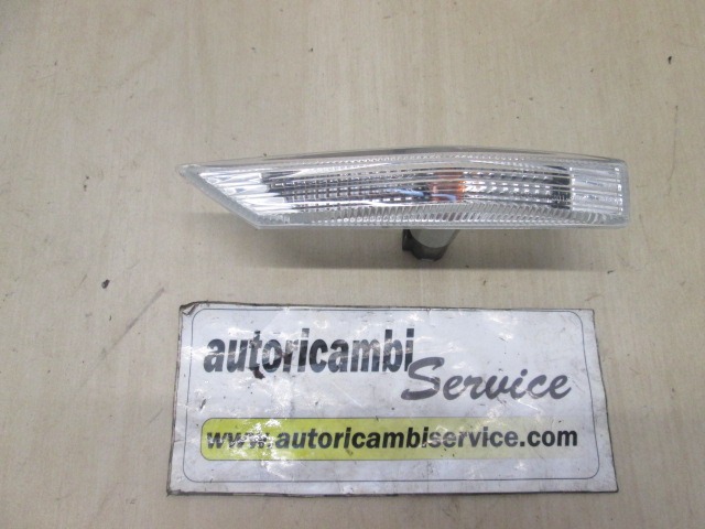 FEU CLIGNOTANT SUPPL?MENTAIRE OEM N. 923012K000 PI?CES DE VOITURE D'OCCASION KIA SOUL (2008 - 2014) DIESEL D?PLACEMENT. 16 ANN?E 2010