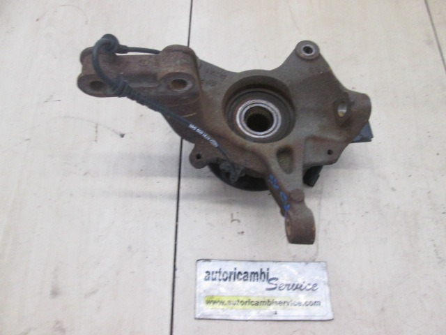 PALIER DE PIVOT GAUCHE / MOYEU DE ROUE ARRI?RE AVEC ROULEMENT AV OEM N. 400154705R PI?CES DE VOITURE D'OCCASION RENAULT MEGANE MK3 BER/SPORTOUR/ESTATE (2009 - 2015) DIESEL D?PLACEMENT. 15 ANN?E 2010