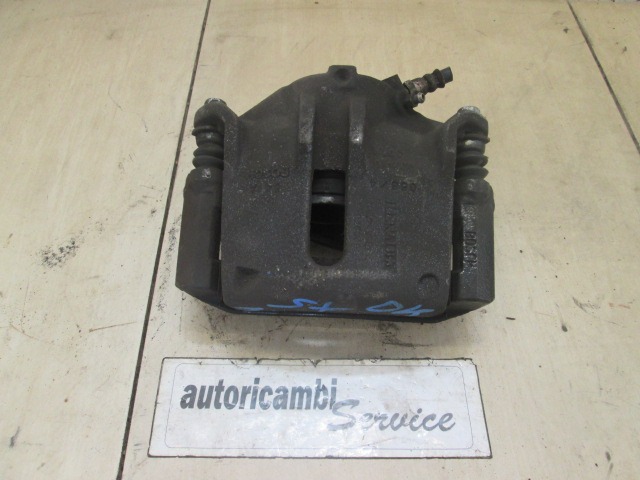 ETRIER DE FREIN AVANT GAUCHE OEM N. 7701065266 PI?CES DE VOITURE D'OCCASION RENAULT MEGANE BER/GRANDTOUR  (10/2002 - 02/2006) DIESEL D?PLACEMENT. 19 ANN?E 2004