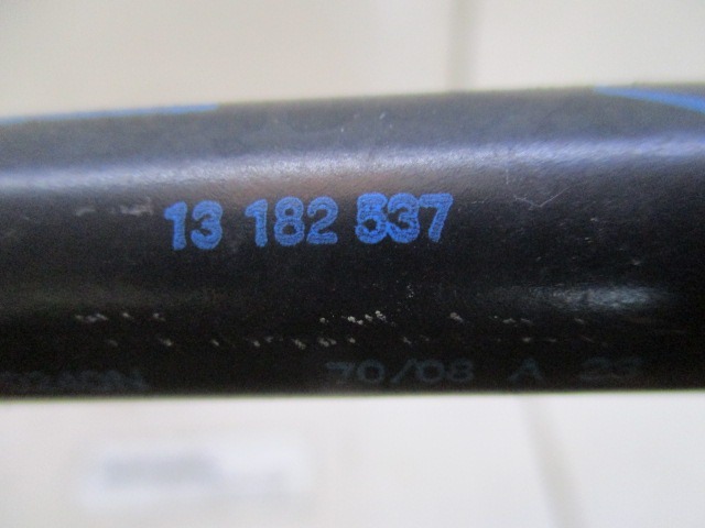 RESSORT PNEUMATIQUE, COUVERCLE COFFRE AR OEM N. 13182537 PI?CES DE VOITURE D'OCCASION OPEL CORSA D (2006 - 2011) BENZINA D?PLACEMENT. 14 ANN?E 2008