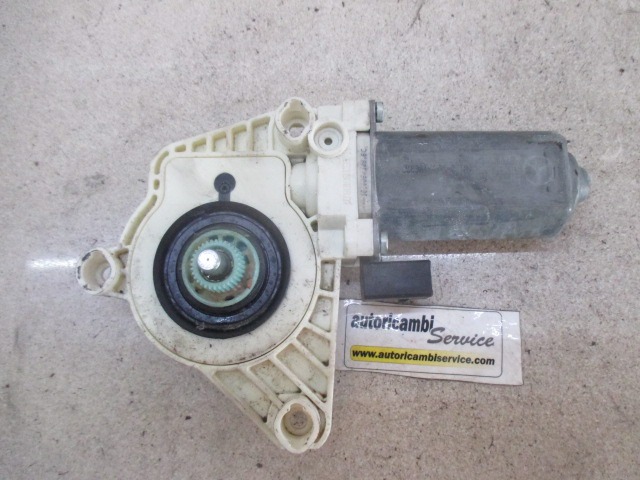 MOTEUR DE PARE-BRISE DE PORTE AVANT OEM N. 1698204142 PI?CES DE VOITURE D'OCCASION MERCEDES CLASSE A W169 5P C169 3P (2004 - 04/2008) DIESEL D?PLACEMENT. 20 ANN?E 2006