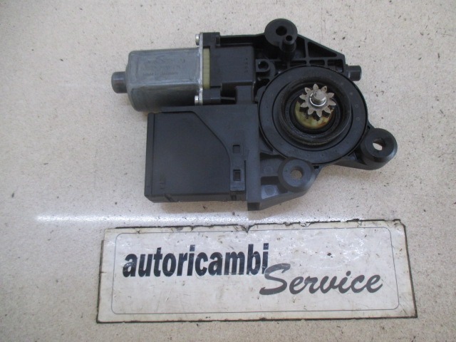 MOTEUR DE PARE-BRISE DE PORTE AVANT OEM N. 807301396R PI?CES DE VOITURE D'OCCASION RENAULT MEGANE MK3 BER/SPORTOUR/ESTATE (2009 - 2015) DIESEL D?PLACEMENT. 15 ANN?E 2011