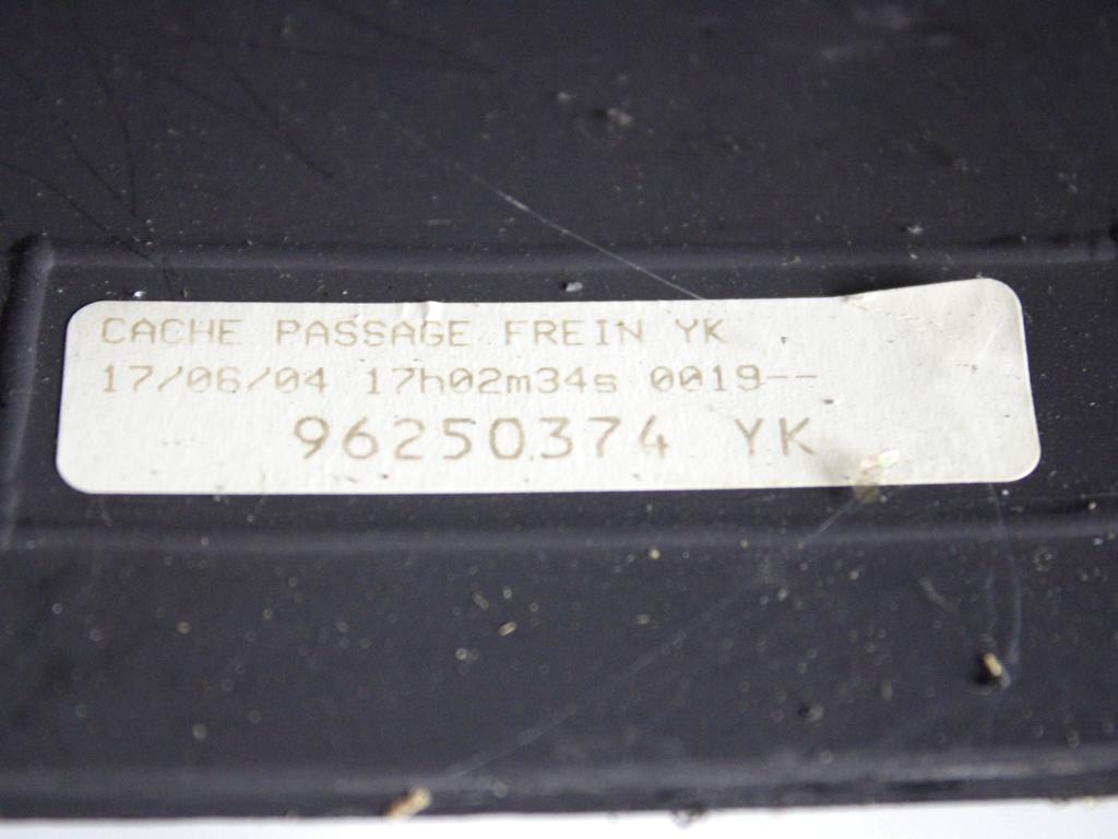 PORTE-OBJET DE TUNNEL SANS ACCOUDOIR OEM N. 9,63E+11 PI?CES DE VOITURE D'OCCASION PEUGEOT 206 / 206 CC (2003 - 10/2008) DIESEL D?PLACEMENT. 14 ANN?E 2004