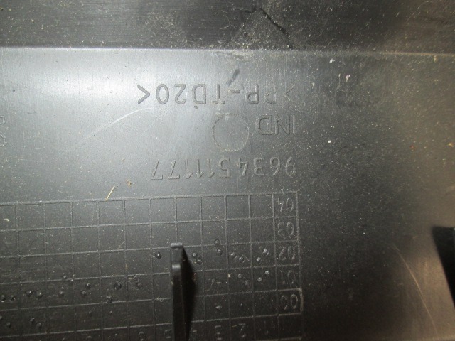 BUSES DE VENTILATION CENTRALES OEM N. 9634511177 PI?CES DE VOITURE D'OCCASION PEUGEOT 307 BER/SW/CABRIO (2001 - 2009) DIESEL D?PLACEMENT. 20 ANN?E 2002