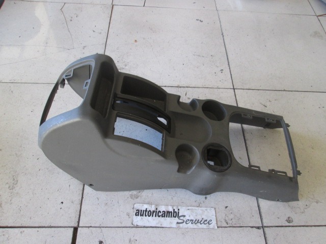 PORTE-OBJET DE TUNNEL SANS ACCOUDOIR OEM N. 0112BG1150A PI?CES DE VOITURE D'OCCASION MAHINDRA GOA (DAL 2010) DIESEL D?PLACEMENT. 25 ANN?E 2010