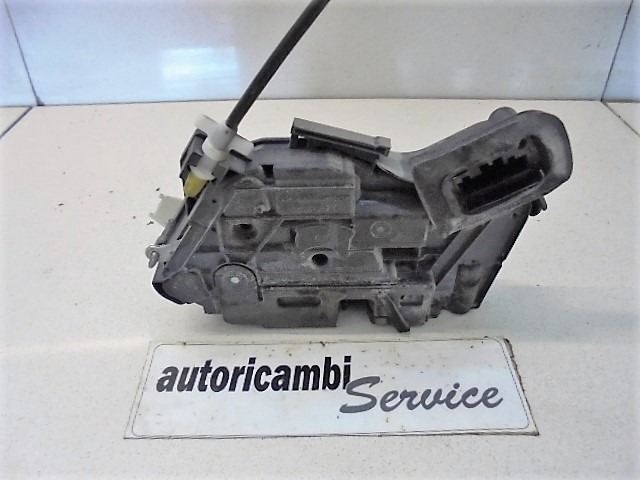 VERROUILLAGE CENTRAL DE LA PORTE AVANT DROITE OEM N. 5K1837016B PI?CES DE VOITURE D'OCCASION VOLKSWAGEN POLO (06/2009 - 02/2014)  D?PLACEMENT 1.6 DIESEL ANN?E DE CONSTRUCTION 2011