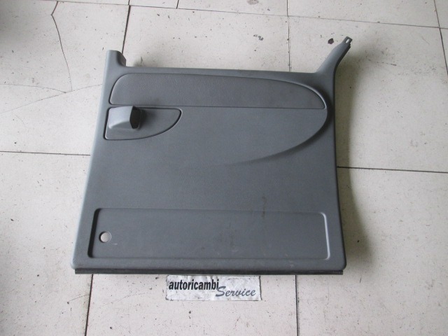 REV?TEMENT DE PORTE  OEM N. 18267 PANNELLO INTERNO PORTA POSTERIORE PI?CES DE VOITURE D'OCCASION CHRYSLER VOYAGER/GRAN VOYAGER RG RS MK4 (2001 - 2007) DIESEL D?PLACEMENT. 28 ANN?E 2006