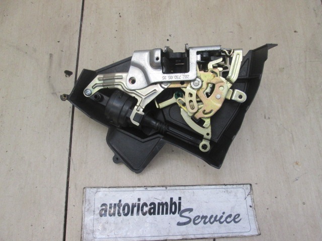 SERRURE CENTRALE PORTE ARRI?RE GAUCHE OEM N. 2027300535 PI?CES DE VOITURE D'OCCASION MERCEDES CLASSE E W210 BER/SW (1995 - 2003) DIESEL D?PLACEMENT. 27 ANN?E 2001