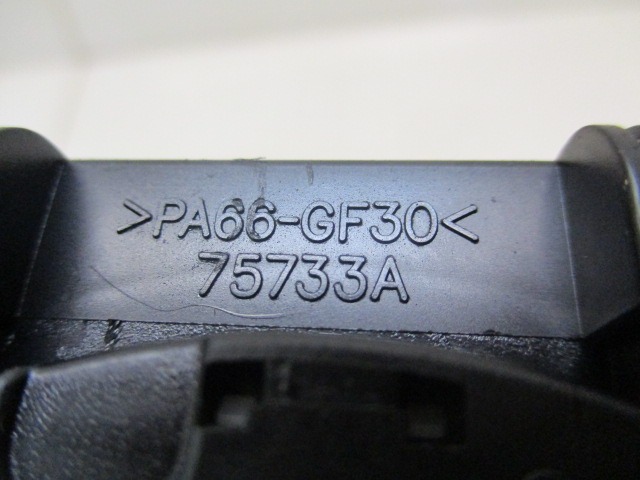 UN SEUL QUART DE TRAVAIL OEM N. 75733A PI?CES DE VOITURE D'OCCASION KIA PICANTO (2008 - 2011) BENZINA D?PLACEMENT. 10 ANN?E 2009