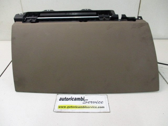 BO?TE A GANTS OEM N. 51167027427 PI?CES DE VOITURE D'OCCASION BMW SERIE 7 E65/E66/E67/E68 LCI RESTYLING (2005 - 2008) DIESEL D?PLACEMENT. 30 ANN?E 2005