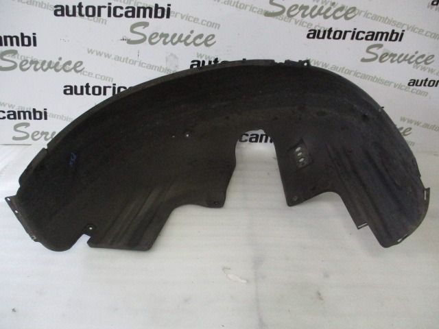 CACHE DE PASSAGE DE ROUE ARRI?RE OEM N. 51.71-7136682-2 PI?CES DE VOITURE D'OCCASION BMW SERIE 7 E65/E66/E67/E68 LCI RESTYLING (2005 - 2008) DIESEL D?PLACEMENT. 30 ANN?E 2005