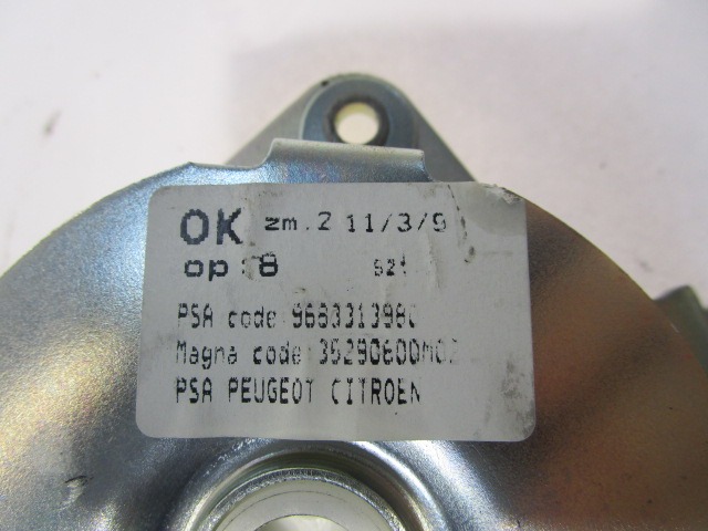 CHARNI?RE COUVERCLE COFFRE  OEM N. 9683313980 PI?CES DE VOITURE D'OCCASION PEUGEOT 3008 (2009 - 2016) DIESEL D?PLACEMENT. 16 ANN?E 2011