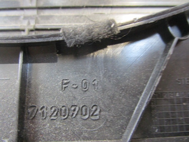 PI?CES ACCOL?E.PLANCHE BORD, PARTIE INF. OEM N. FAI500050PVJ PI?CES DE VOITURE D'OCCASION LAND ROVER RANGE ROVER SPORT (2005 - 2010) DIESEL D?PLACEMENT. 36 ANN?E 2008