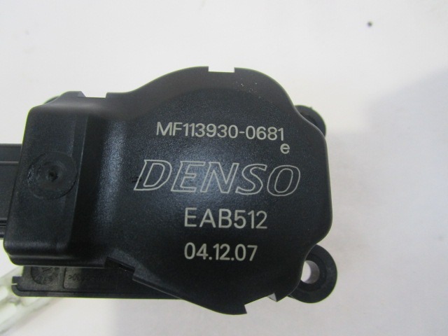 PIECES LEVIER DE REGLAGE DE CLIMATISEUR OEM N. MF113930-0681 PI?CES DE VOITURE D'OCCASION LAND ROVER RANGE ROVER SPORT (2005 - 2010) DIESEL D?PLACEMENT. 36 ANN?E 2008