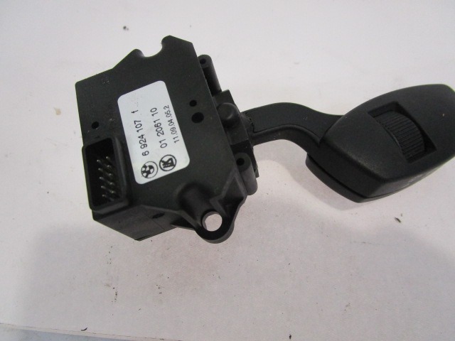 UN SEUL QUART DE TRAVAIL OEM N. 6924107 PI?CES DE VOITURE D'OCCASION BMW SERIE 5 E60 E61 (2003 - 2010) DIESEL D?PLACEMENT. 30 ANN?E 2005