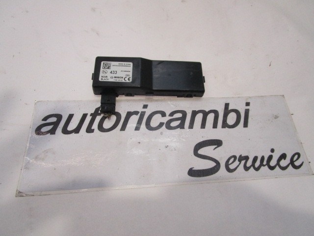 CONTR?LER LE VERROUILLAGE CENTRALIS? OEM N. 13503204 PI?CES DE VOITURE D'OCCASION CHEVROLET CRUZE J300 (DAL 2009) DIESEL D?PLACEMENT. 20 ANN?E 2010