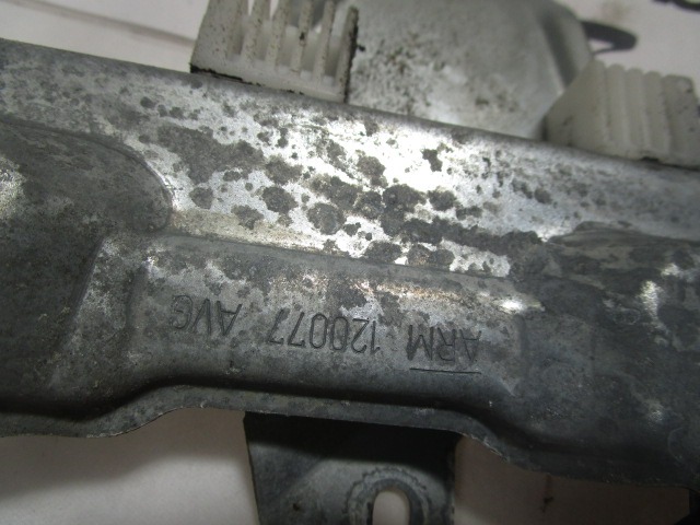 M?CANISME DE FEN?TRE DE PORTE AVANT OEM N. 9657247680 PI?CES DE VOITURE D'OCCASION PEUGEOT 308 MK1 T7 4A 4C BER/SW/CC (2007 - 2013) DIESEL D?PLACEMENT. 16 ANN?E 2008