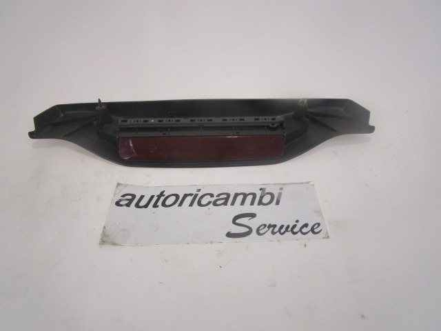 TROISIEME FEU STOP OEM N. 735278919 PI?CES DE VOITURE D'OCCASION FIAT PUNTO 188 188AX MK2 (1999 - 2003) BENZINA D?PLACEMENT. 12 ANN?E 2003