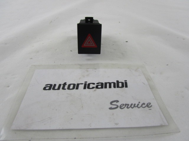 INTERRUPT.FEUX D?TRESSE/VERROUIL.CENTRAL OEM N. 6Q0953235A PI?CES DE VOITURE D'OCCASION VOLKSWAGEN POLO (2005 - 10/2009) BENZINA D?PLACEMENT. 12 ANN?E 2006