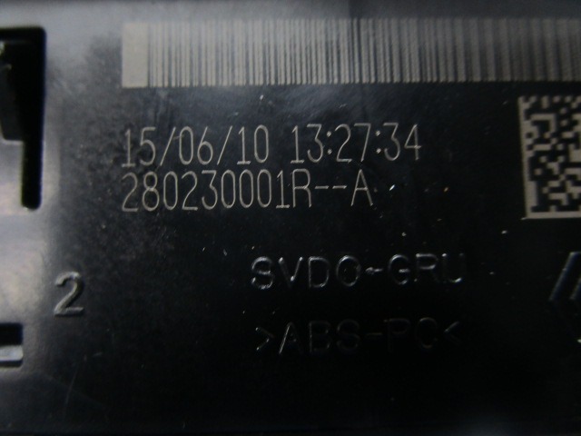 USB / AUX PORT OEM N. 280230001R PI?CES DE VOITURE D'OCCASION RENAULT CLIO (05/2009 - 2013) DIESEL D?PLACEMENT. 15 ANN?E 2010
