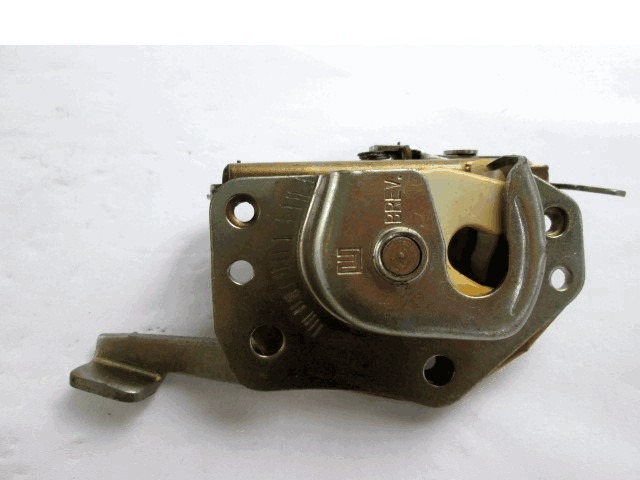 SERRURE CENTRALE PORTE ARRI?RE GAUCHE OEM N.  PI?CES DE VOITURE D'OCCASION FIAT RITMO (1978 - 1982)BENZINA D?PLACEMENT. 11 ANN?E 1978