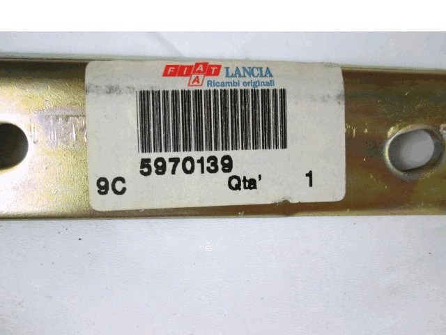 CHARNIERE DE CAPOT MOTEUR  OEM N. 7302718 PI?CES DE VOITURE D'OCCASION AUTOBIANCHI Y10 (1989 - 1992)BENZINA D?PLACEMENT. 11 ANN?E 1989