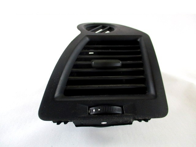 GRILLE DE SORTIE D'AIR OEM N. 7701062444 PI?CES DE VOITURE D'OCCASION RENAULT MEGANE BER/GRANDTOUR  (10/2002 - 02/2006) DIESEL D?PLACEMENT. 15 ANN?E 2006