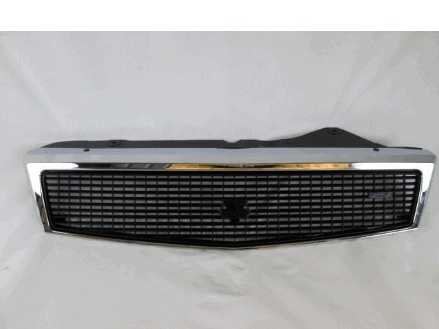 CALANDRE / GRILLE AVANT . OEM N. 212510 PI?CES DE VOITURE D'OCCASION AUTOBIANCHI LANCIA Y 10 (1992 - 1996)BENZINA D?PLACEMENT. 11 ANN?E 1992