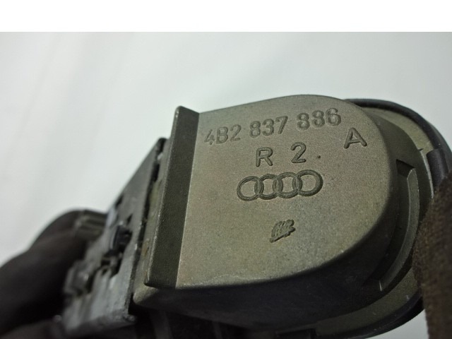 POIGN?E DE PORTE ARRI?RE DROITE OEM N. 4B2837886 PI?CES DE VOITURE D'OCCASION AUDI A4 B5 BER/SW (1994 - 12/2000) BENZINA/GPL D?PLACEMENT. 18 ANN?E 1999