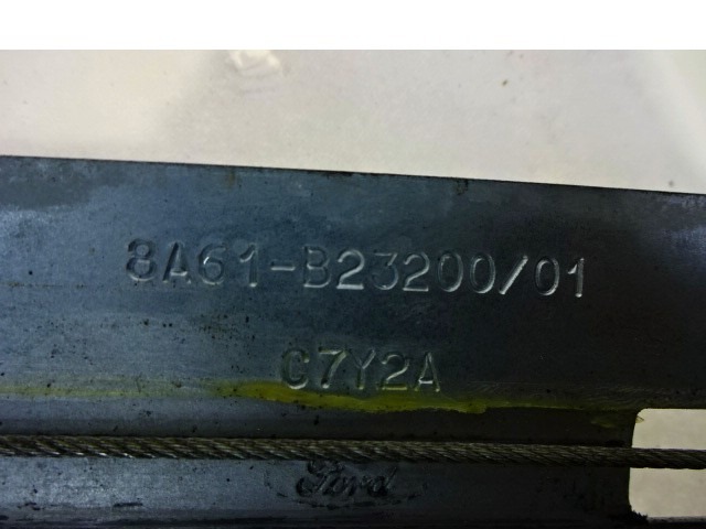 M?CANISME DE PARE-BRISE DE PORTE AVANT OEM N. 1742386 PI?CES DE VOITURE D'OCCASION FORD FIESTA (09/2008 - 11/2012) BENZINA/GPL D?PLACEMENT. 14 ANN?E 2009