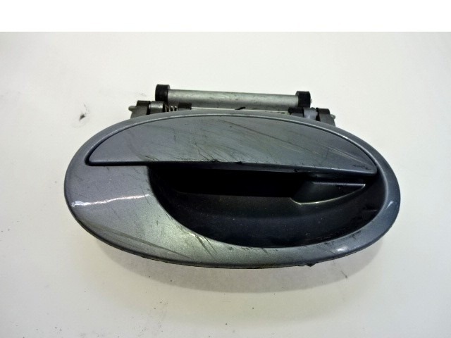 POIGNEE DE PORTE AVANT DROITE OEM N. 9201077 PI?CES DE VOITURE D'OCCASION OPEL CORSA C (2004 - 10/2006) DIESEL D?PLACEMENT. 13 ANN?E 2006