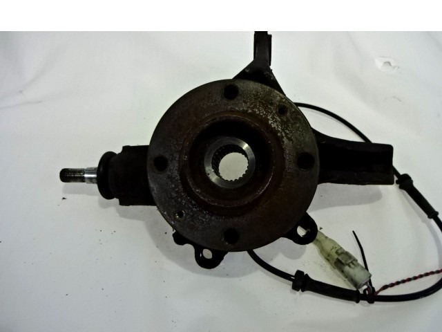 "PALIER DE PIVOT DROIT AVANT / MOYEU DE ROUE ARRI?RE AVEC ROULEMENT AV	 OEM N. 1606631080 330785 PI?CES DE VOITURE D'OCCASION PEUGEOT 307 BER/SW/CABRIO (2001 - 2009) DIESEL D?PLACEMENT. 16 ANN?E 2004"