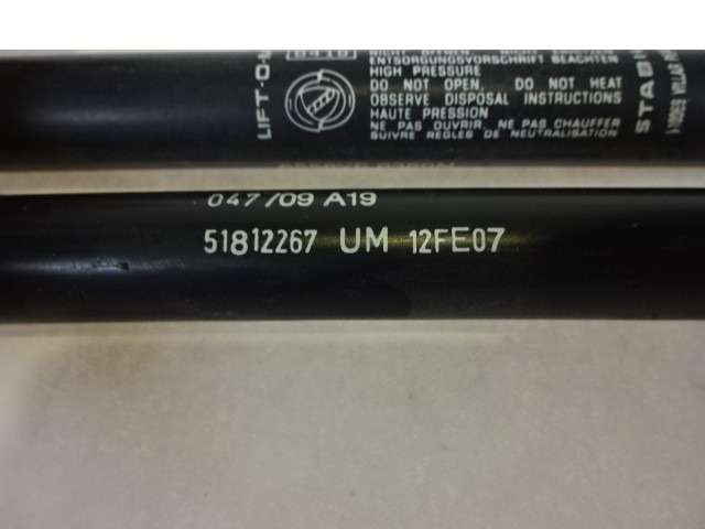 RESSORT PNEUMATIQUE, COUVERCLE COFFRE AR OEM N. 51812267 PI?CES DE VOITURE D'OCCASION FIAT BRAVO 198 (02/2007 - 01/2011) BENZINA/GPL D?PLACEMENT. 14 ANN?E 2009