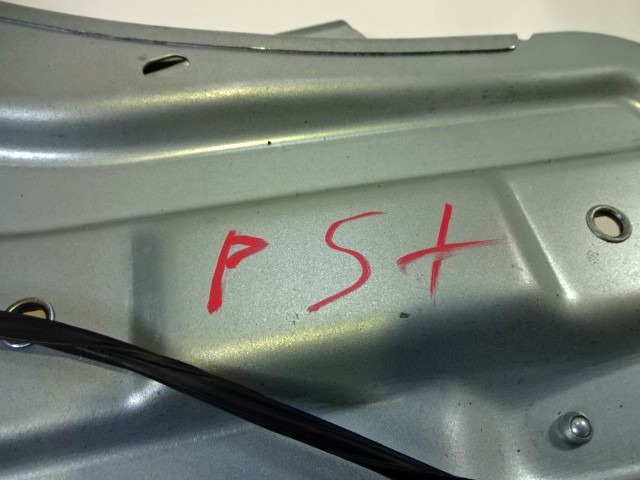 M?CANISME DE VITRE DE PORTE ARRI?RE OEM N. 834012K000 PI?CES DE VOITURE D'OCCASION KIA SOUL (2008 - 2014) DIESEL D?PLACEMENT. 16 ANN?E 2009