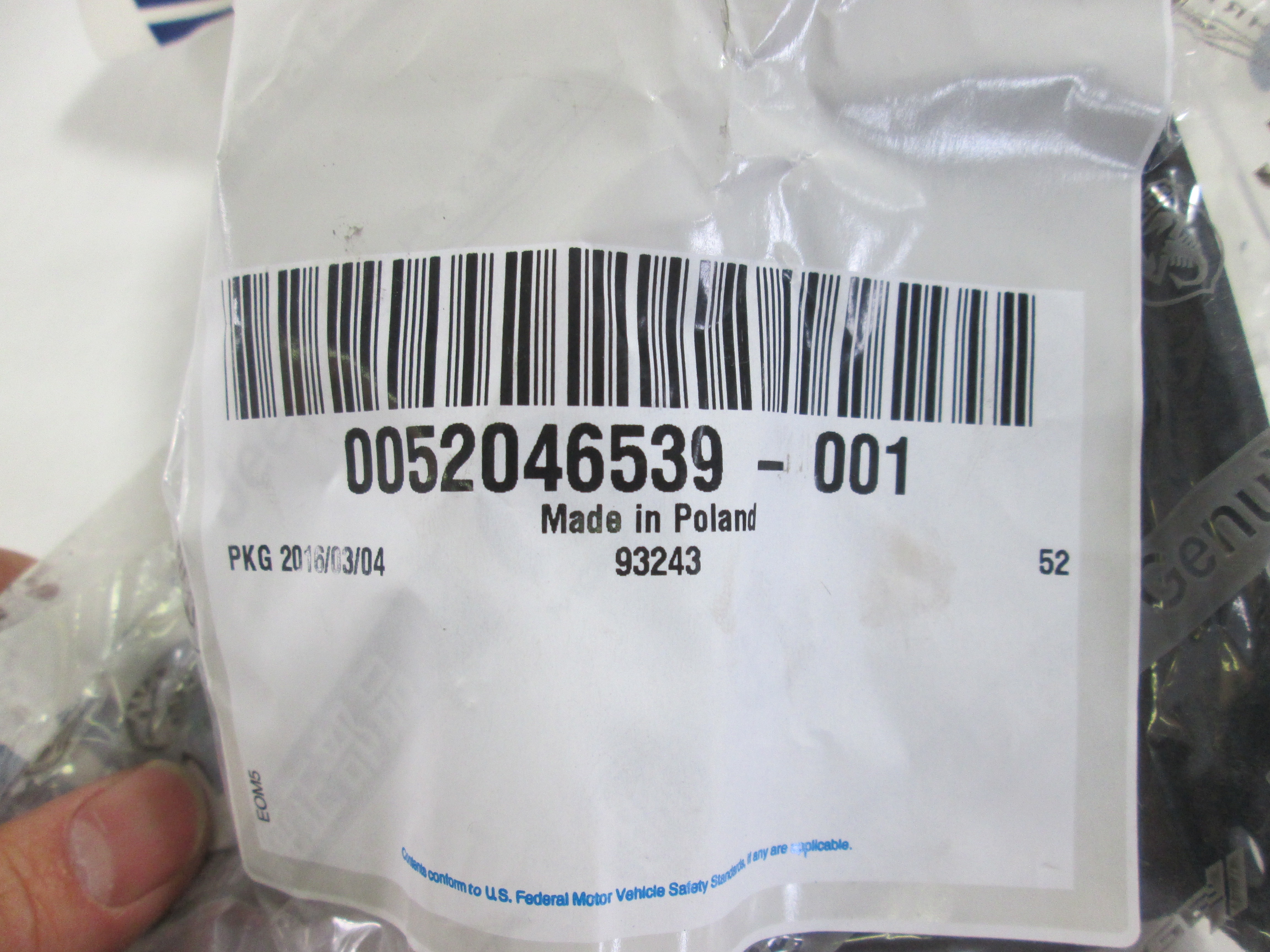 PI?CES ACCOL?ES PARE-CHOCS ARRI?RE OEM N. 52046539 PI?CES DE VOITURE D'OCCASION FIAT 500 CINQUECENTO (2007 - 2015) DIESEL D?PLACEMENT. 13 ANN?E 2007