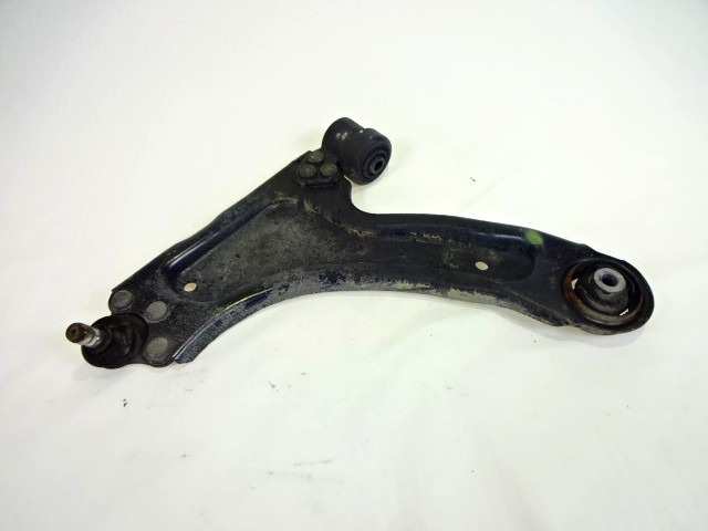 BRAS DE SUSPENSION GAUCHE AVANT  OEM N. 13140037 PI?CES DE VOITURE D'OCCASION OPEL CORSA C (10/2000 - 2004) BENZINA D?PLACEMENT. 10 ANN?E 2001