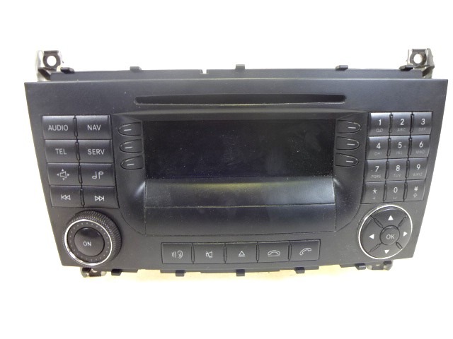 PI?CES D?TACH?ES RADIONAVIGATION OEM N. A2038701989 A2038270062 PI?CES DE VOITURE D'OCCASION MERCEDES CLASSE C W203 BER/SW (2000 - 2007) DIESEL D?PLACEMENT. 22 ANN?E 2004