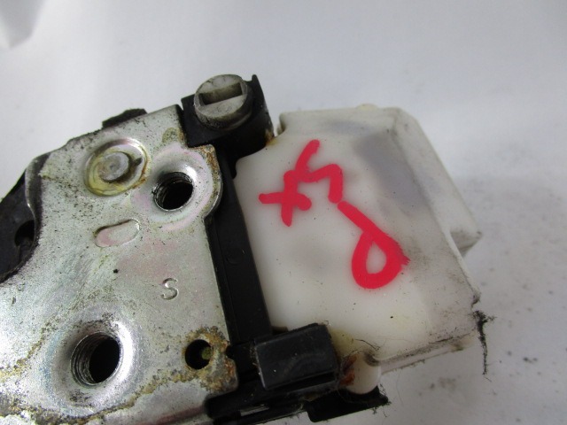 SERRURE CENTRALE PORTE ARRI?RE GAUCHE OEM N. 46536064 PI?CES DE VOITURE D'OCCASION FIAT PUNTO 188 188AX MK2 (1999 - 2003) BENZINA D?PLACEMENT. 12 ANN?E 2001