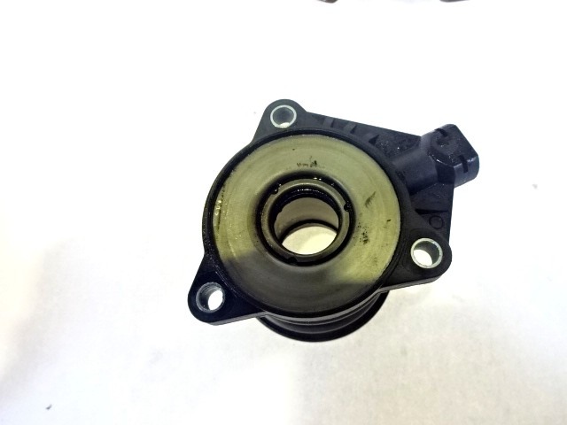 EMBRAYAGE OEM N. 55565534 121878003799 332350714 PI?CES DE VOITURE D'OCCASION OPEL CORSA D (02/2011 - 2014) BENZINA/GPL D?PLACEMENT. 12 ANN?E 2012