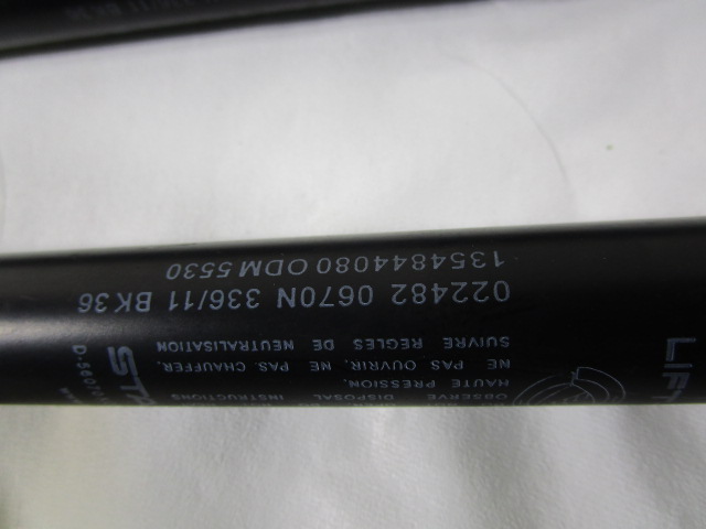 RESSORT PNEUMATIQUE, COUVERCLE COFFRE AR OEM N. 1354844080 PI?CES DE VOITURE D'OCCASION PEUGEOT BIPPER (DAL 2007) DIESEL D?PLACEMENT. 13 ANN?E 2012