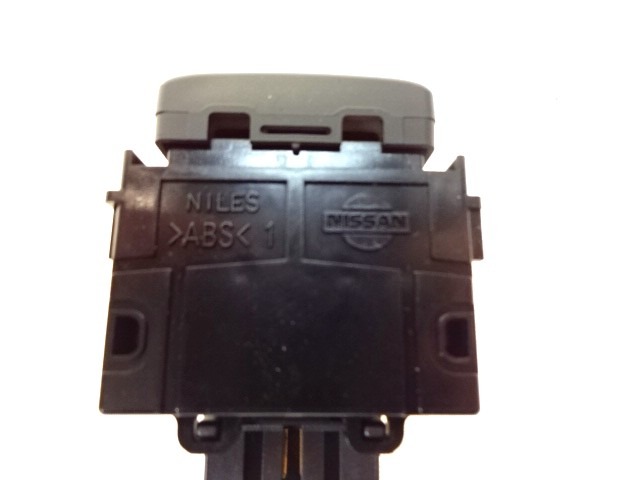 INTERRUPTEURS DIVERS OEM N. 25145JD00A PI?CES DE VOITURE D'OCCASION NISSAN QASHQAI J10C (2006 - 2010) DIESEL D?PLACEMENT. 15 ANN?E 2007