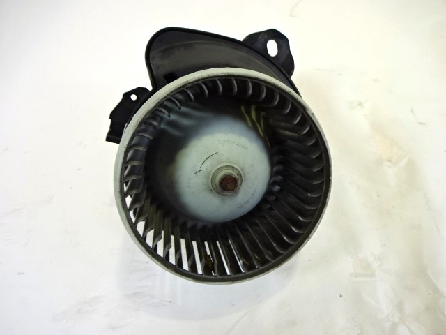 VENTILATEUR OEM N. 13335075 PI?CES DE VOITURE D'OCCASION OPEL CORSA D (2006 - 2011) BENZINA D?PLACEMENT. 12 ANN?E 2007