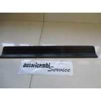 XALILLAGE LATERAL PLANCHER OEM N. 8196130 PI?CES DE VOITURE D'OCCASION BMW SERIE 3 E46 BER/SW/COUPE/CABRIO LCI RESTYLING (10/2001 - 2005) DIESEL D?PLACEMENT. 20 ANN?E 2002